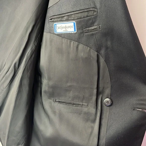 YVES SAINT LAUREN BLACK BLAZER SIZE LARGE IN GOOD CONDITION